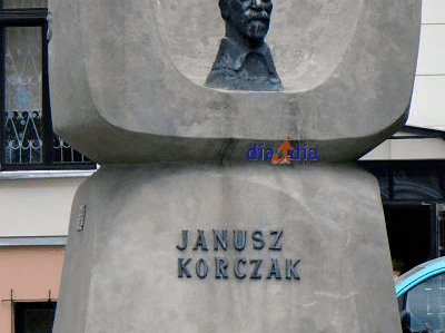 Homenaje a Janusz Korczak, quien salvo a muchos niños durante el Holocausto