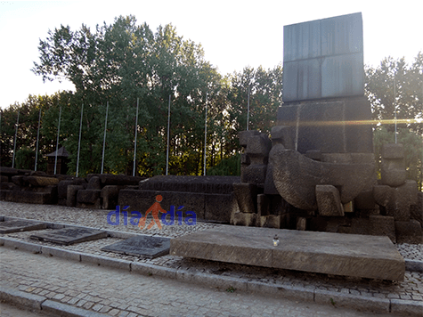 Monumentos dentro del campo de concentración y exterminio Auschwiz-Birkenau